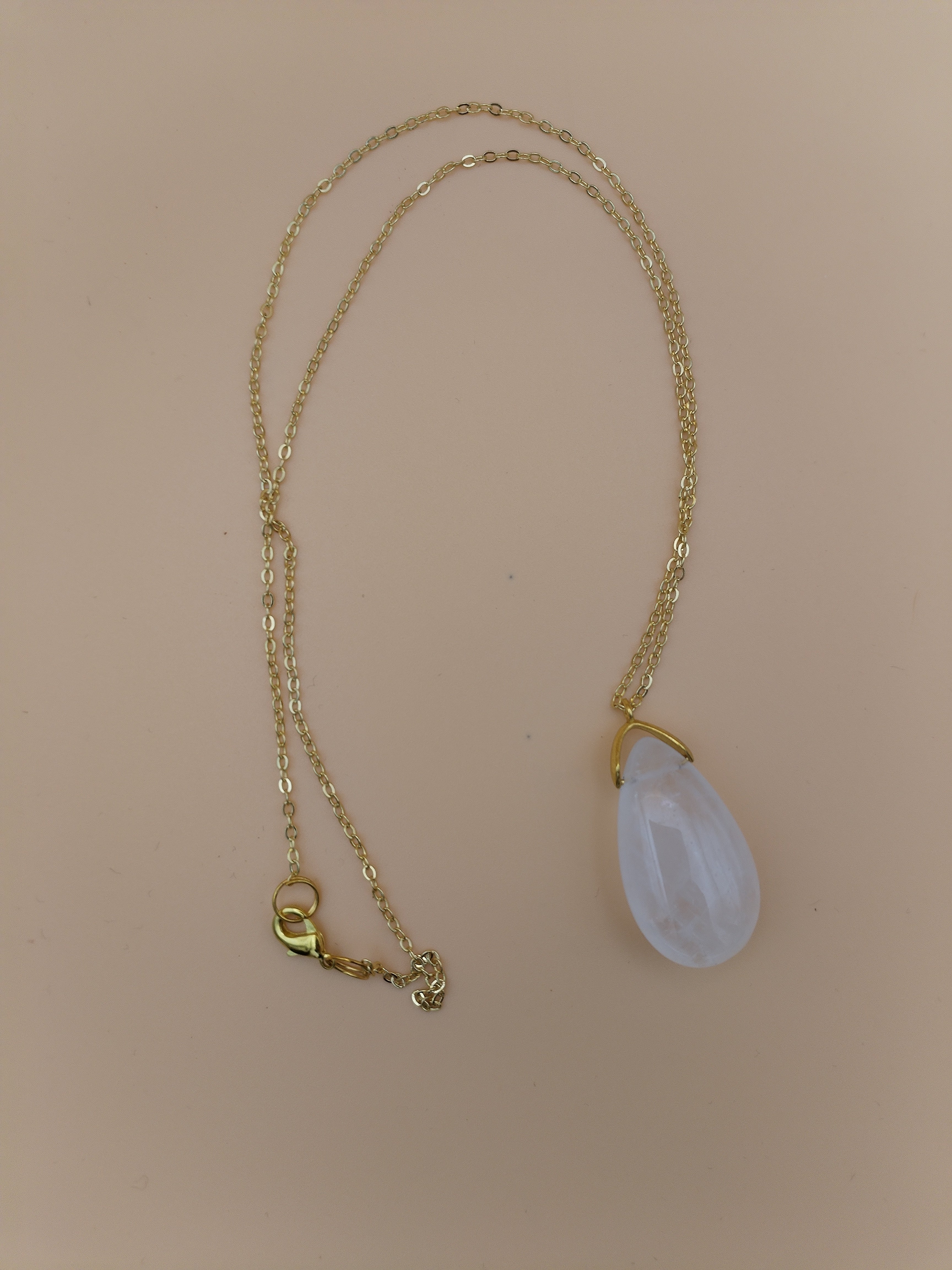 Collier goutte en cristal de roche qualité A