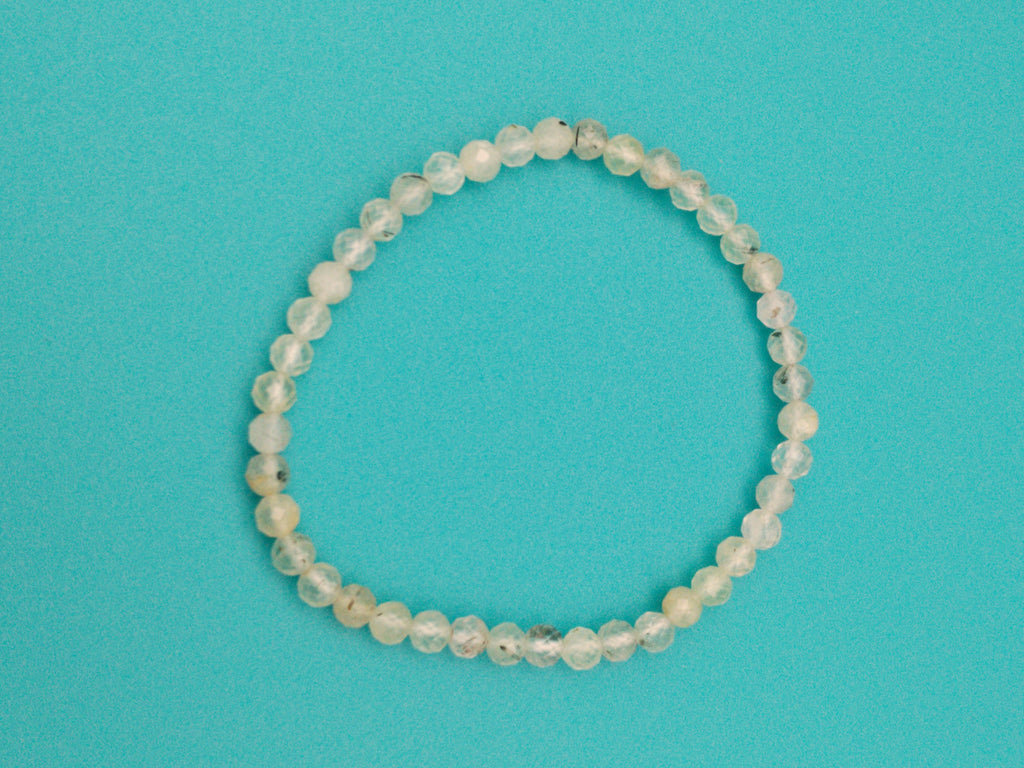Bracelet élastique en perles de préhnite