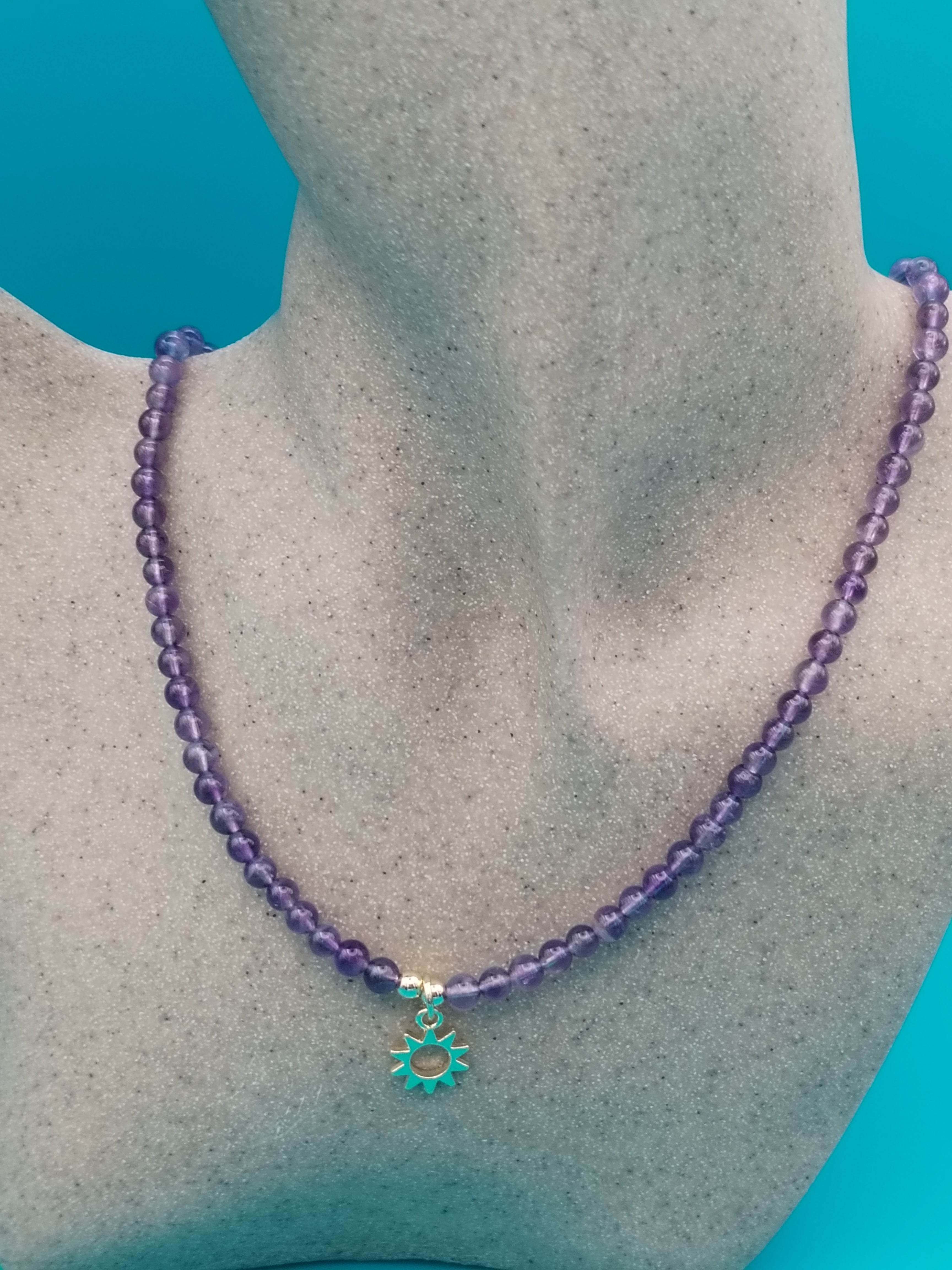 Collier ajustable Améthyste avec pendentif soleil