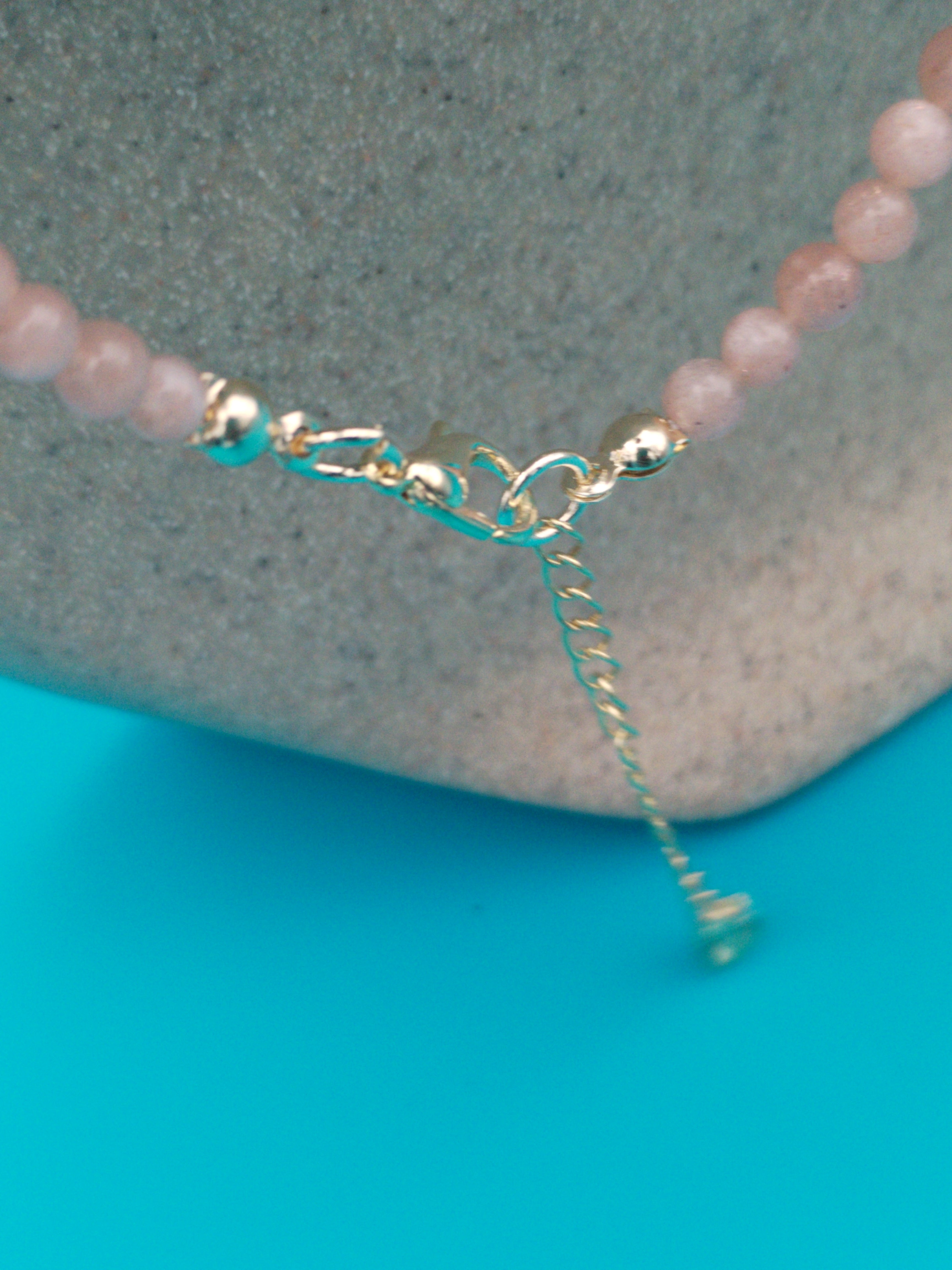 Collier ajustable en pierre de soleil &amp; pendentif soleil doré