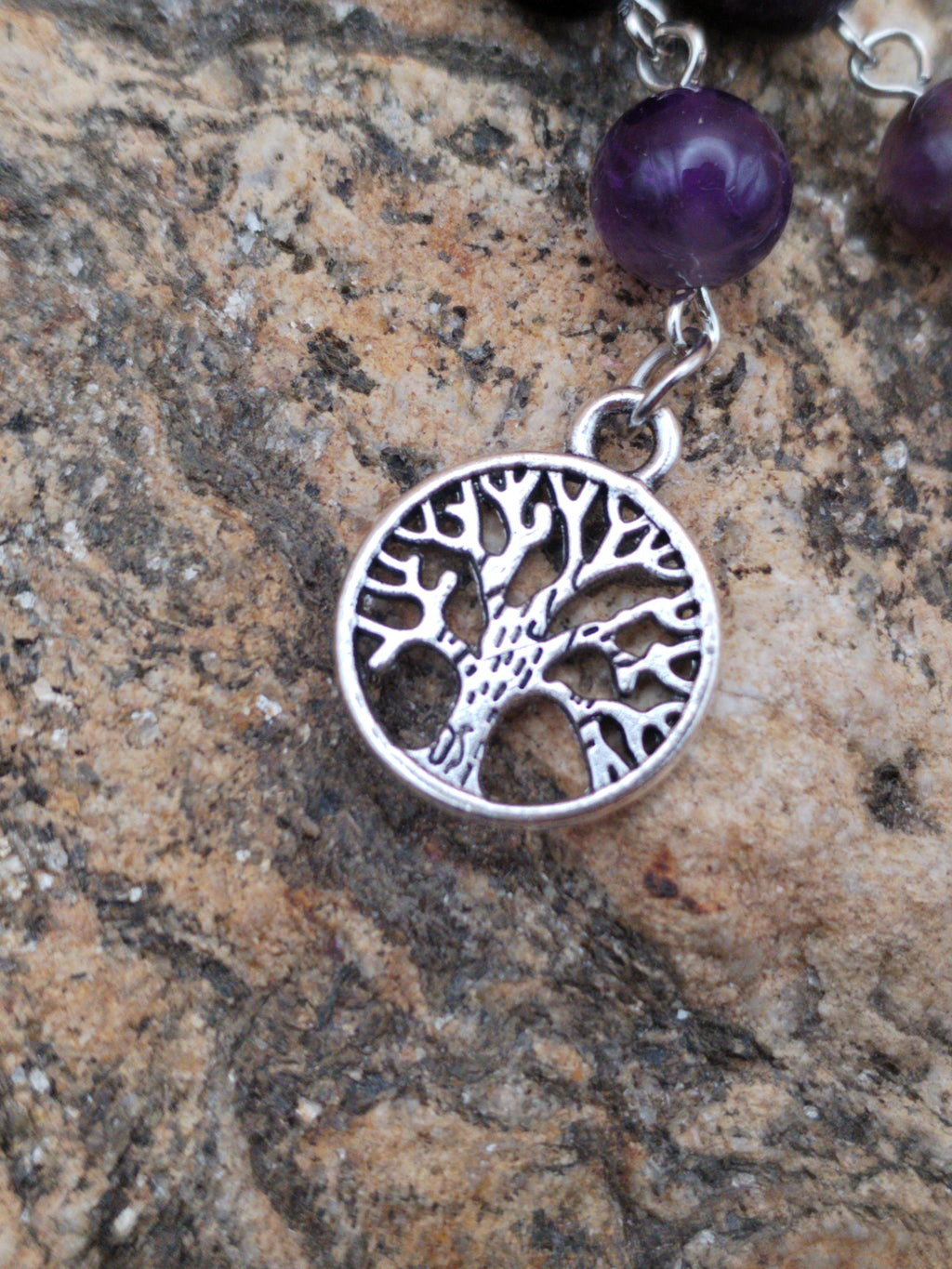 Boucles d’oreilles en fluorite & améthyste – Arbre de vie – 6,5 cm