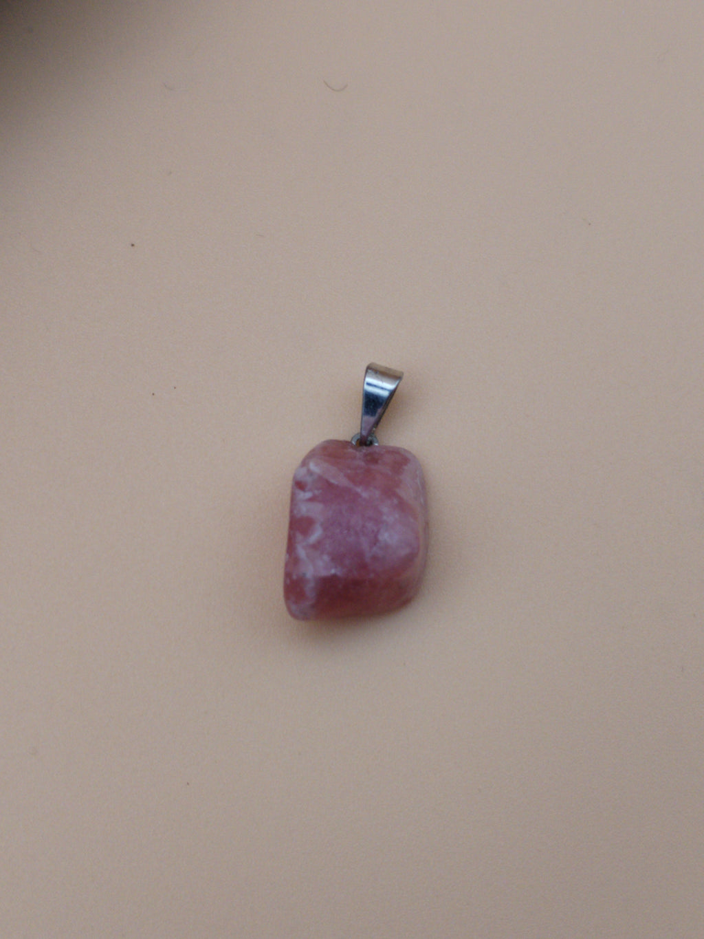 Pendentif en rhodochrosite naturelle – Pierre d’amour de soi & confiance