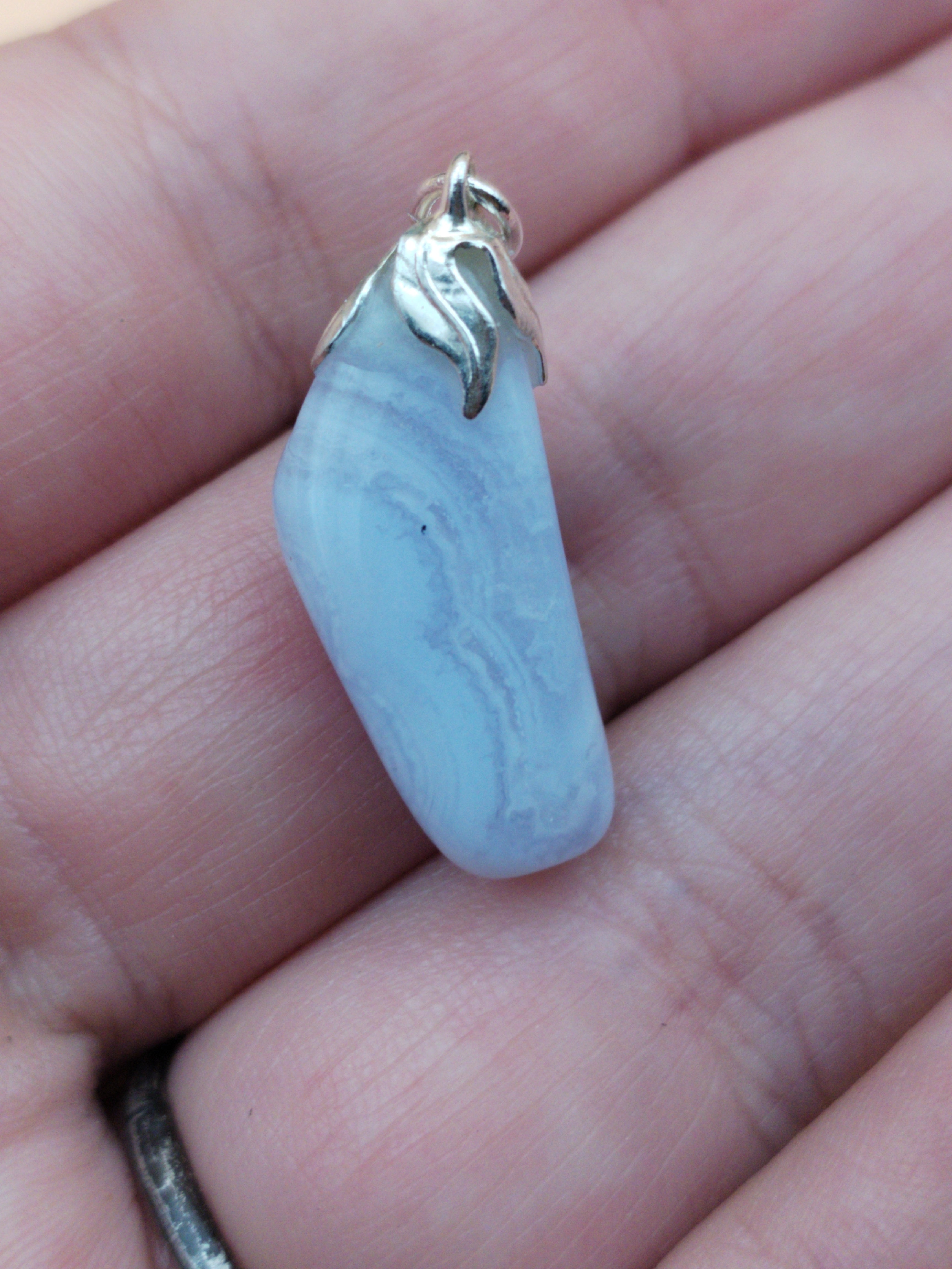 Pendentif Calcédoine naturelle – Qualité A