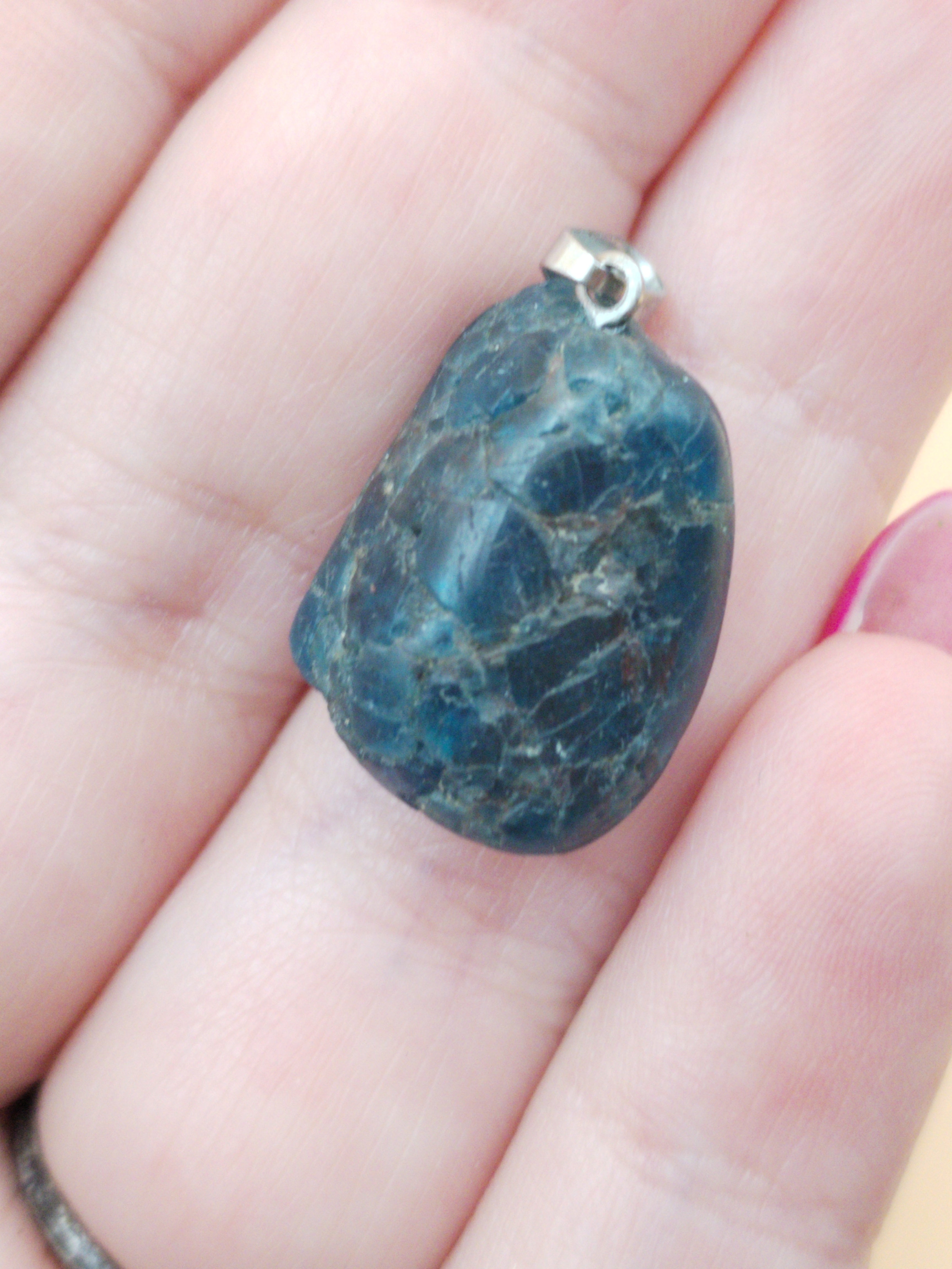 Pendentif Apatite naturelle – Pierre de manifestation