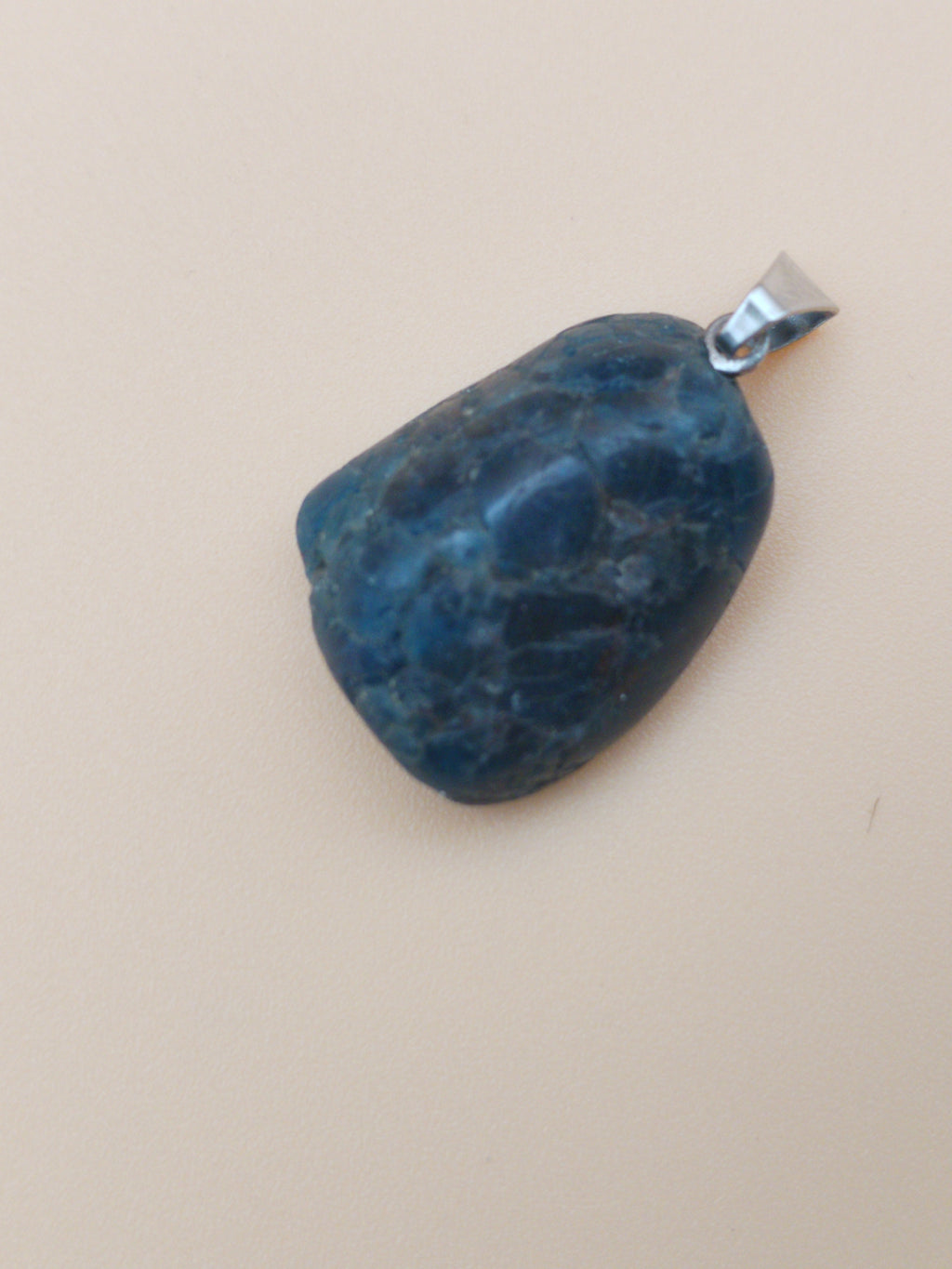 Pendentif Apatite naturelle – Pierre de manifestation