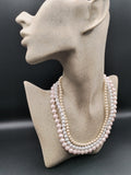 Collier triple rang en perles de Majorque nacrées