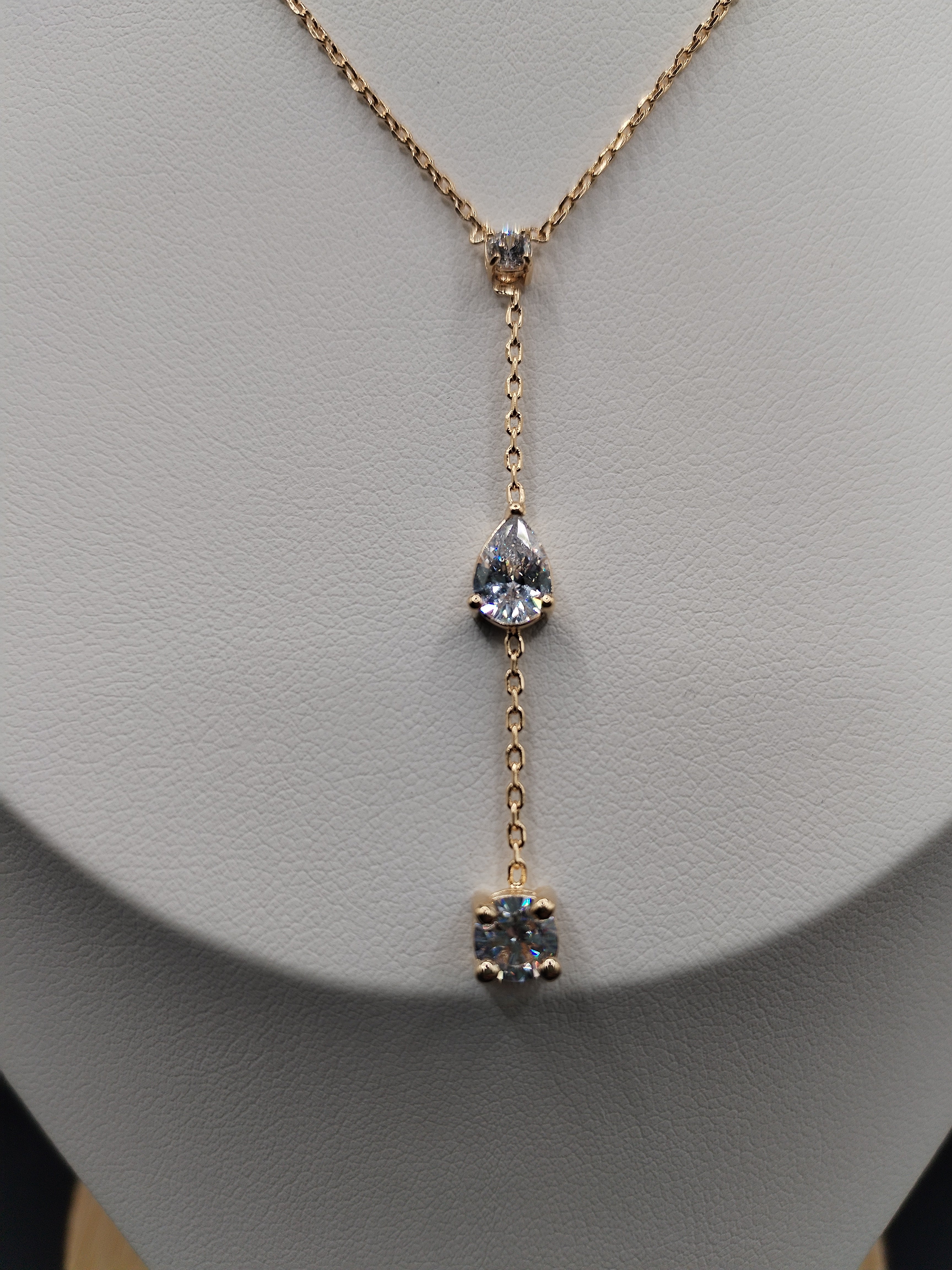 Collier Y plaqué or & oxydes scintillants
